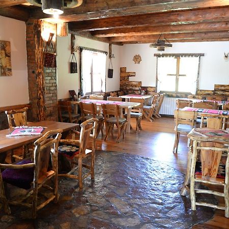 Motel Nacionalni Restoran Ognjiste Koruge Exteriör bild