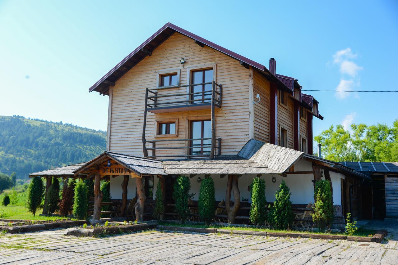 Motel Nacionalni Restoran Ognjiste Koruge Exteriör bild
