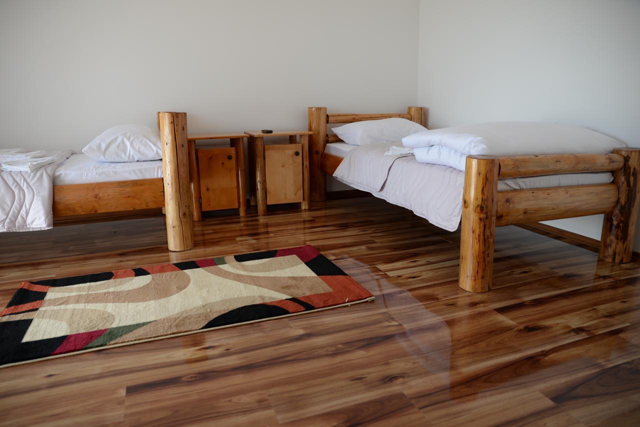 Motel Nacionalni Restoran Ognjiste Koruge Exteriör bild